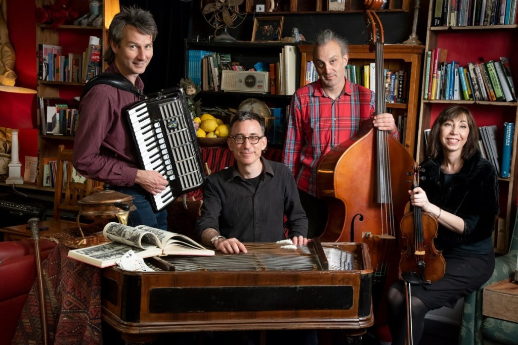 Super Rats – Romanian lautari music, 145 Strings &&nbsp;biscuits